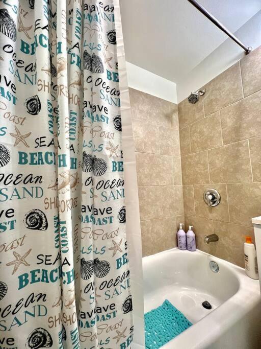 סיאטל Private Room With Shared Bathroom On The 1St Floor 10 Minutes Walk To University Of Washington מראה חיצוני תמונה